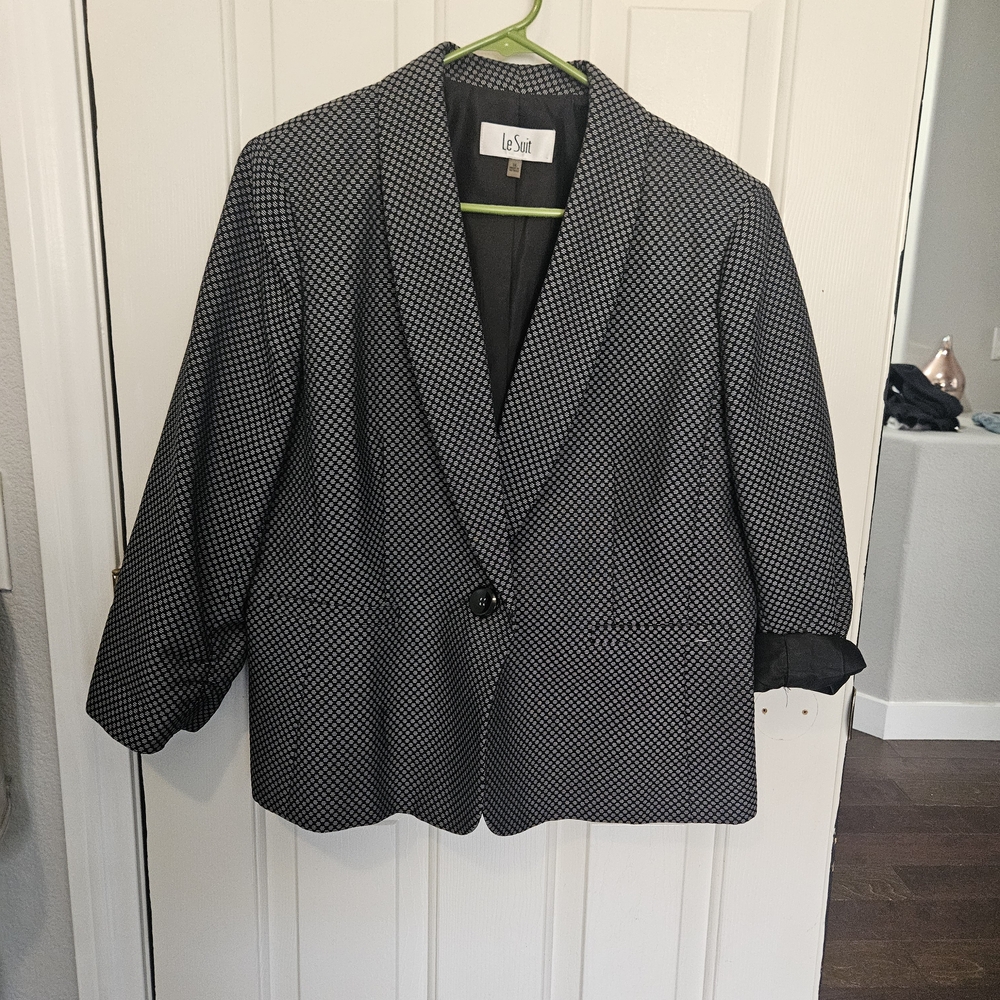 Le Suit Women's Black and White Patterned Blazer